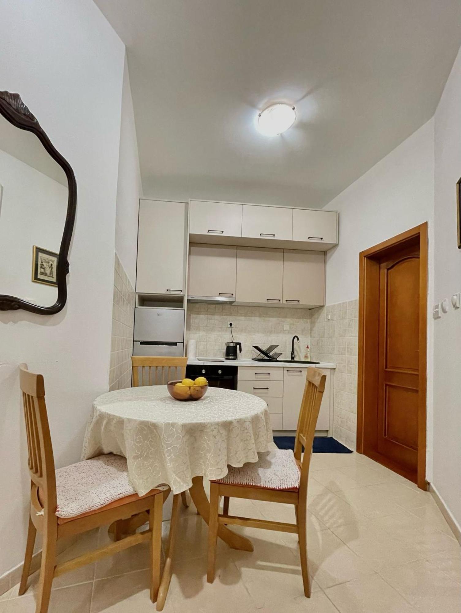 Apartment Kralj Kotor Luaran gambar